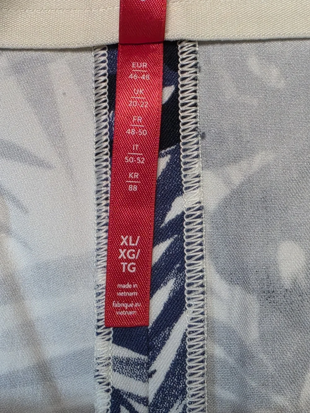 Spanx Twill Pull On Shorts Womens XL Tropical Stretch Inseam 3.5